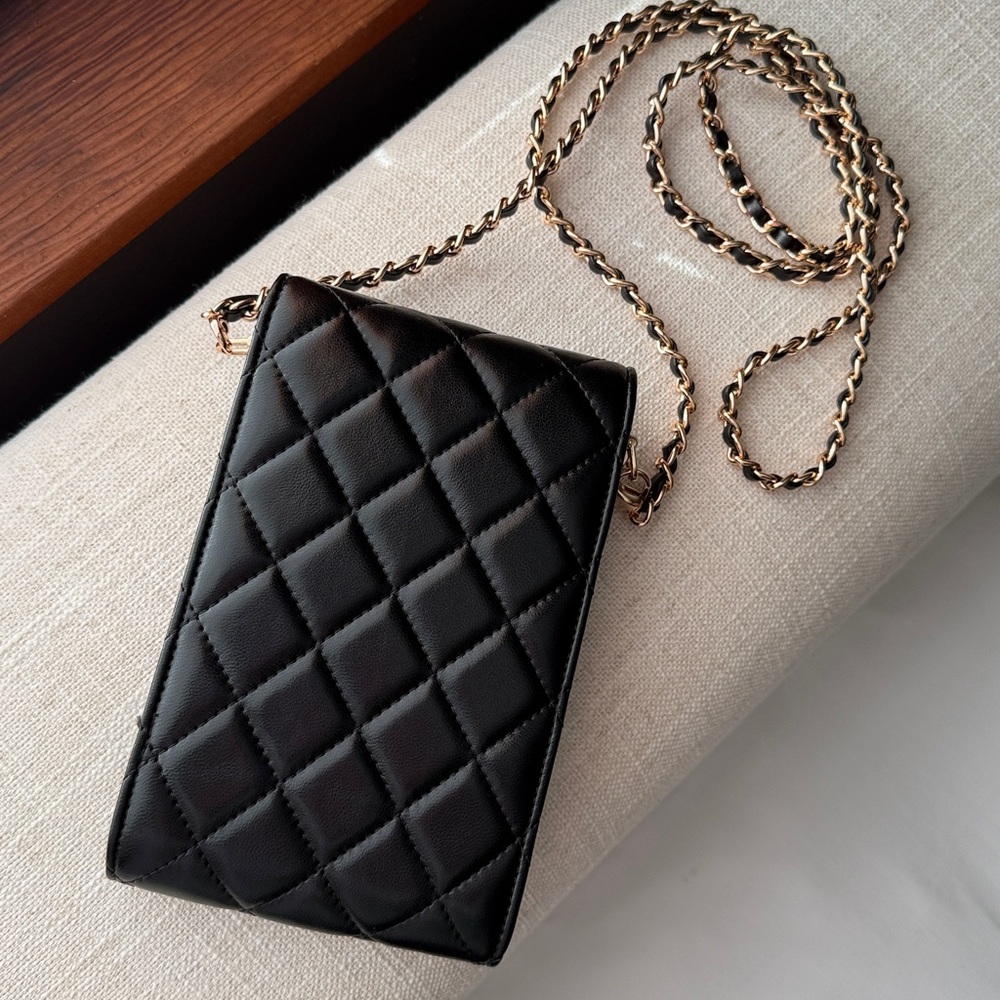 Cell phone crossbody - Picture 2 of 3